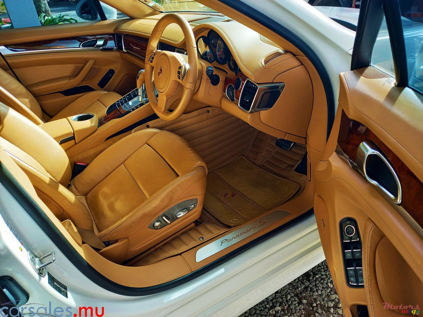 2012' Porsche Panamera S Hybrid 3.0 photo #5