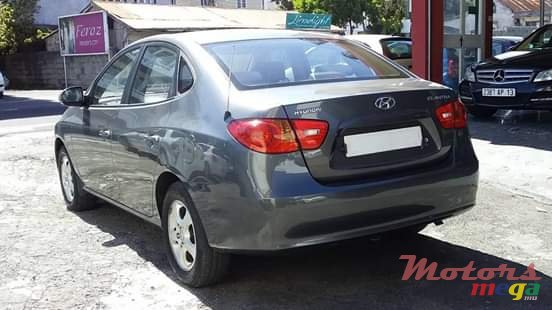 2009' Hyundai Elantra photo #3