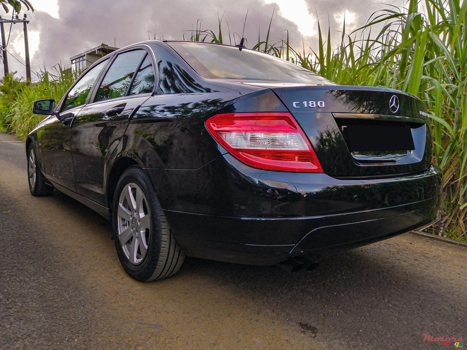 2010' Mercedes-Benz C-Class photo #3