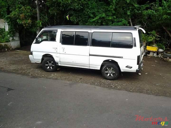 2000' Nissan Urvan J photo #1
