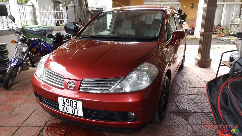 2007' Nissan Tiida photo #2