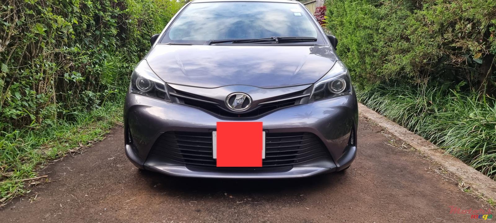 2014' Toyota Vitz photo #5