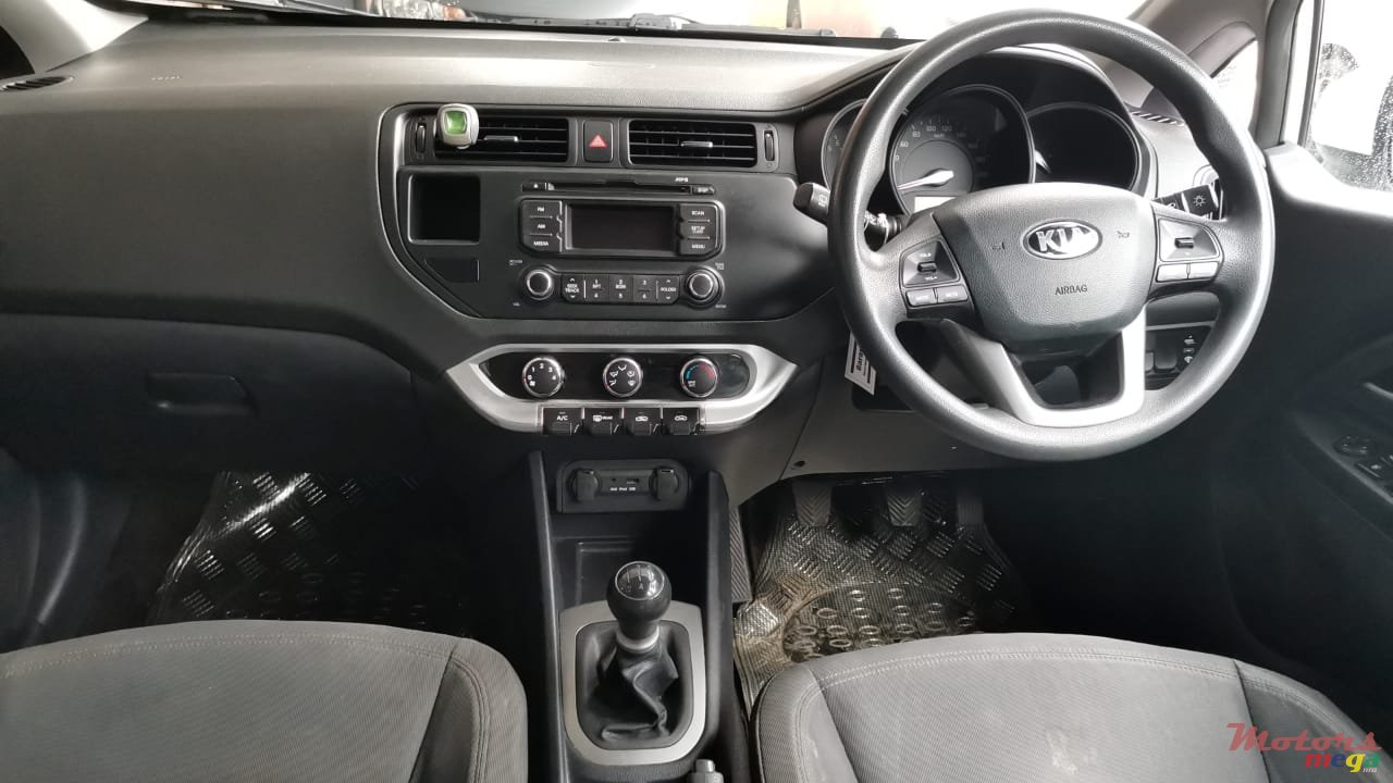 2014' Kia Rio photo #5