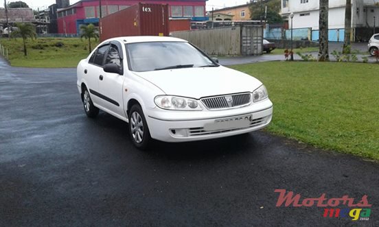 2004' Nissan Sunny photo #2