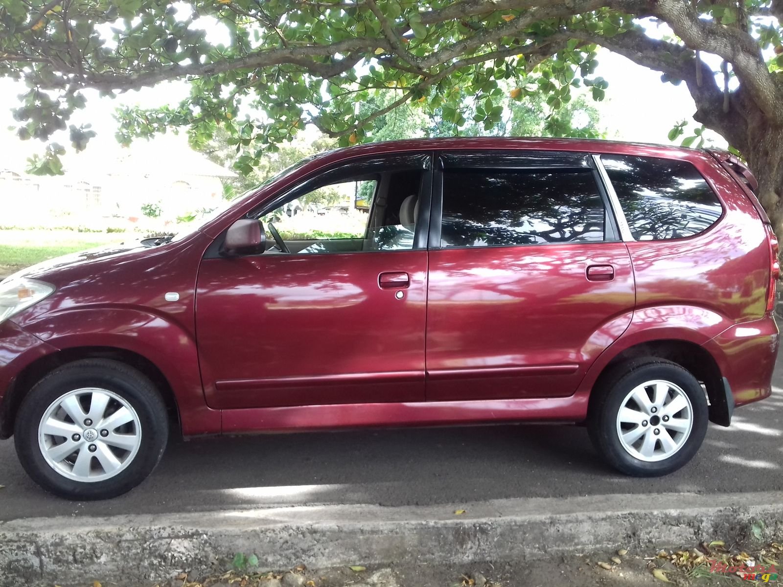 2008' Toyota Avanza photo #5