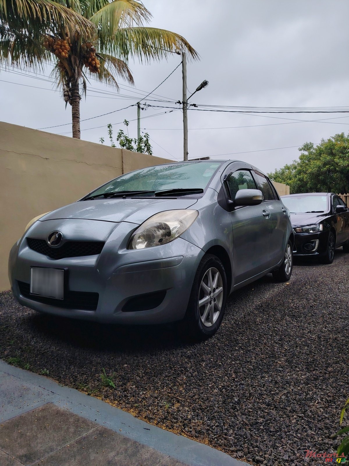 2010' Toyota Vitz photo #1
