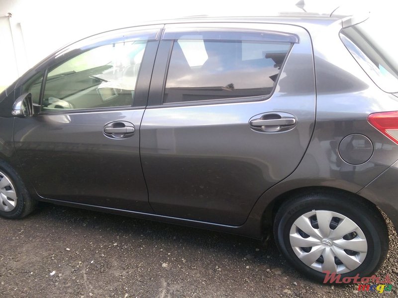 2013' Toyota Vitz photo #1