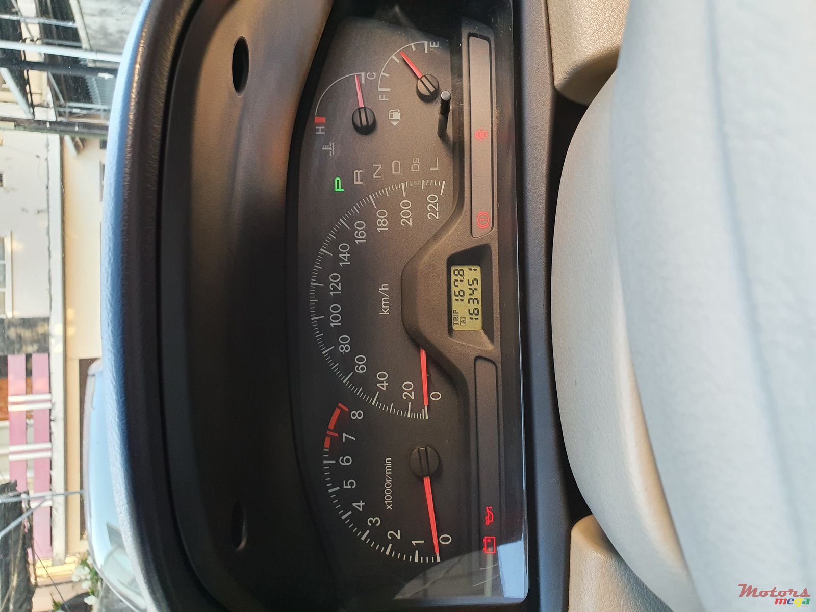 2004' Mitsubishi Lancer photo #7