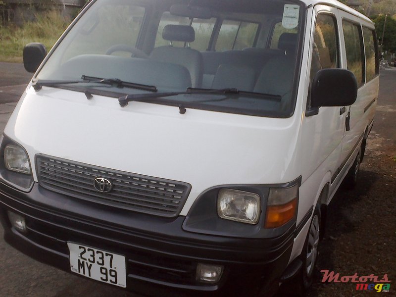 1999' Toyota HiAce photo #1