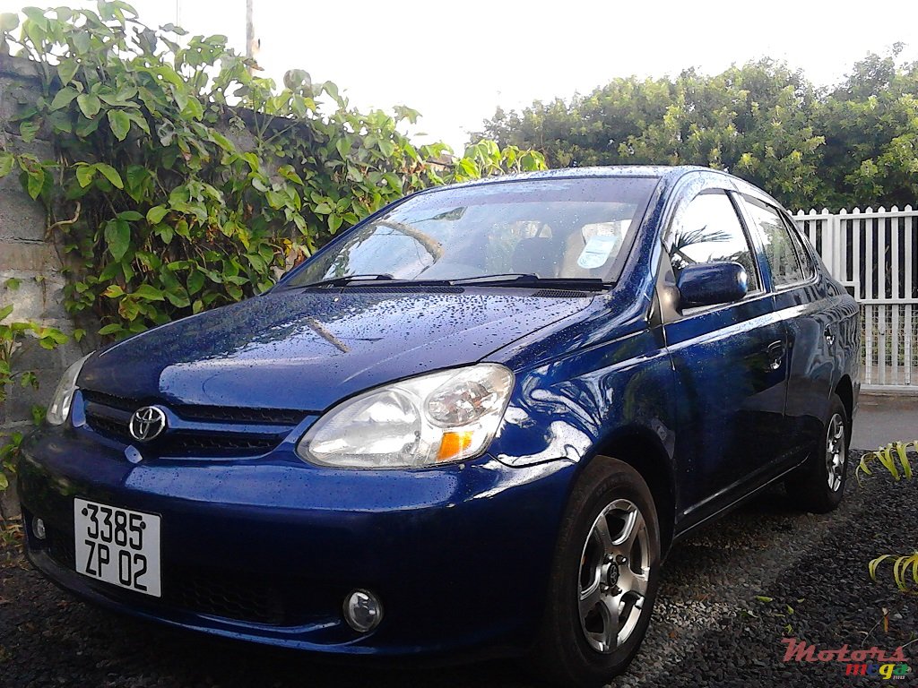 2002' Toyota photo #1