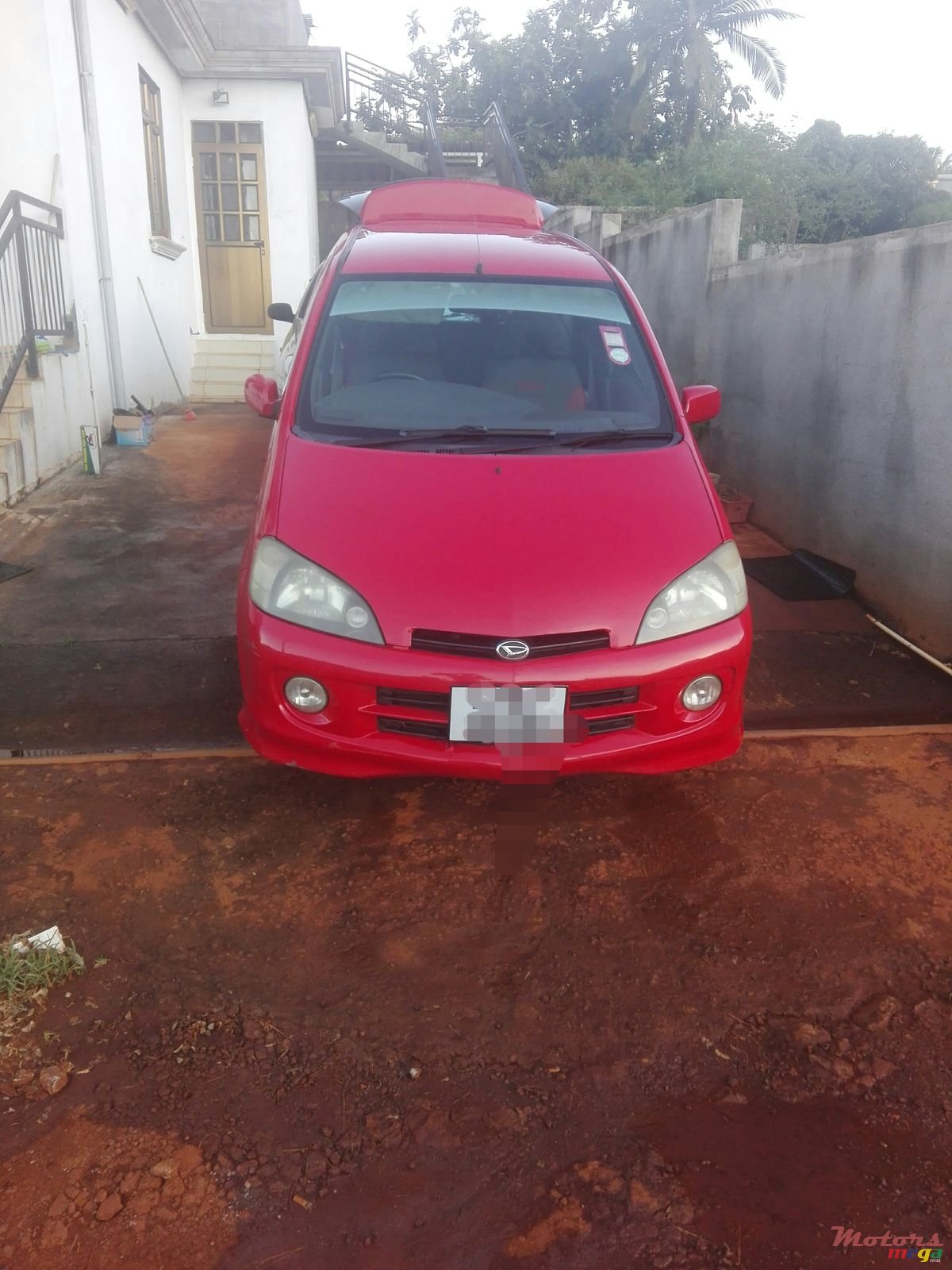 2000' Daihatsu YRV photo #2