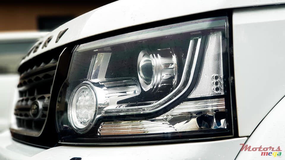 2014' Land Rover Discovery 4 photo #3