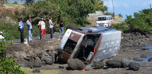 Rodrigues: A pregnant woman and sixty injured in an accident in Baie Malgache