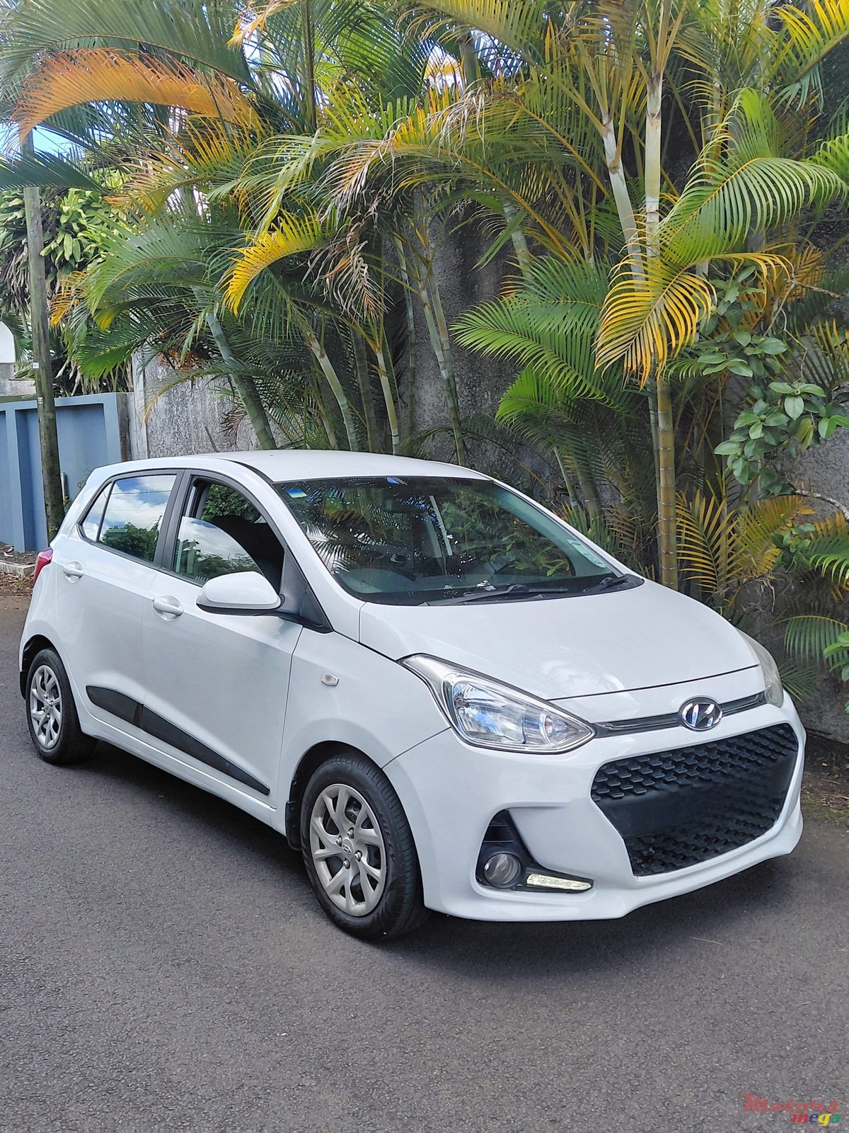 2017' Hyundai i10 photo #1
