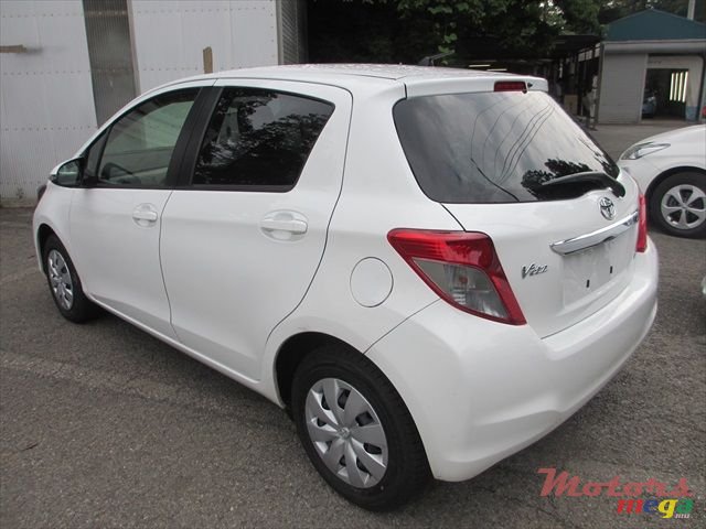 2013' Toyota Vitz photo #1
