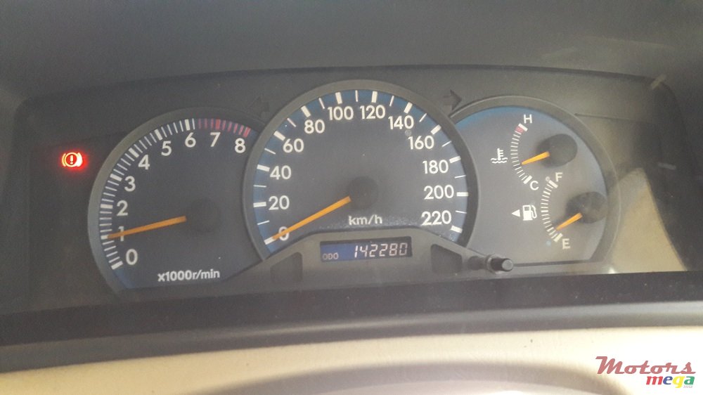 2004' Toyota Corolla photo #5