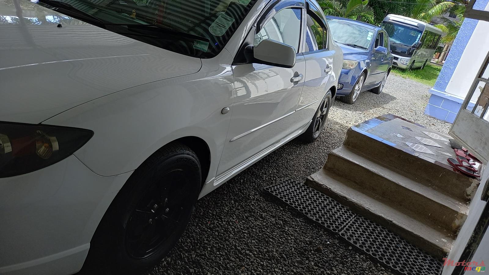 2004' Mazda 3 photo #3