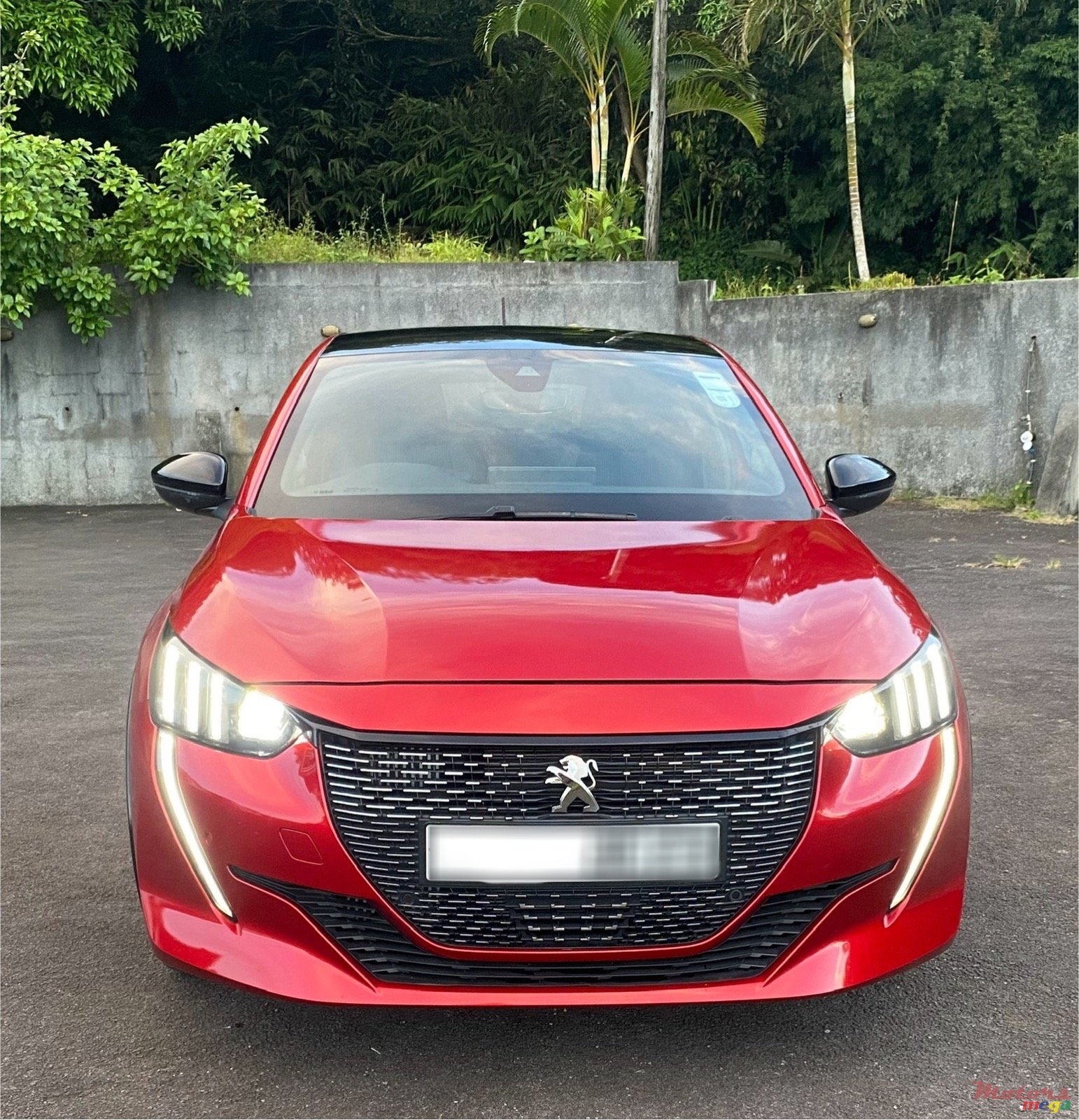 2023' Peugeot 208 GT photo #1