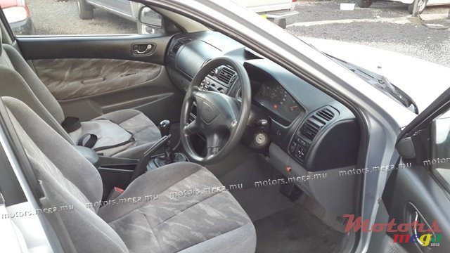 2003' Mitsubishi Galant photo #13