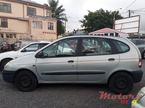 2000' Renault Megane photo #3