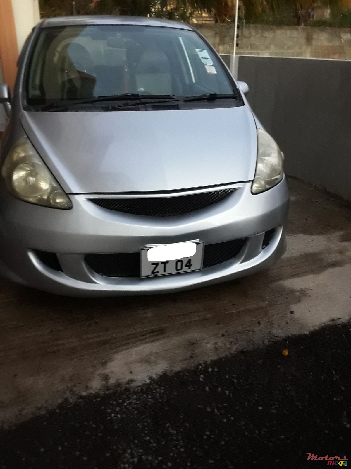 2004' Honda Fit photo #2