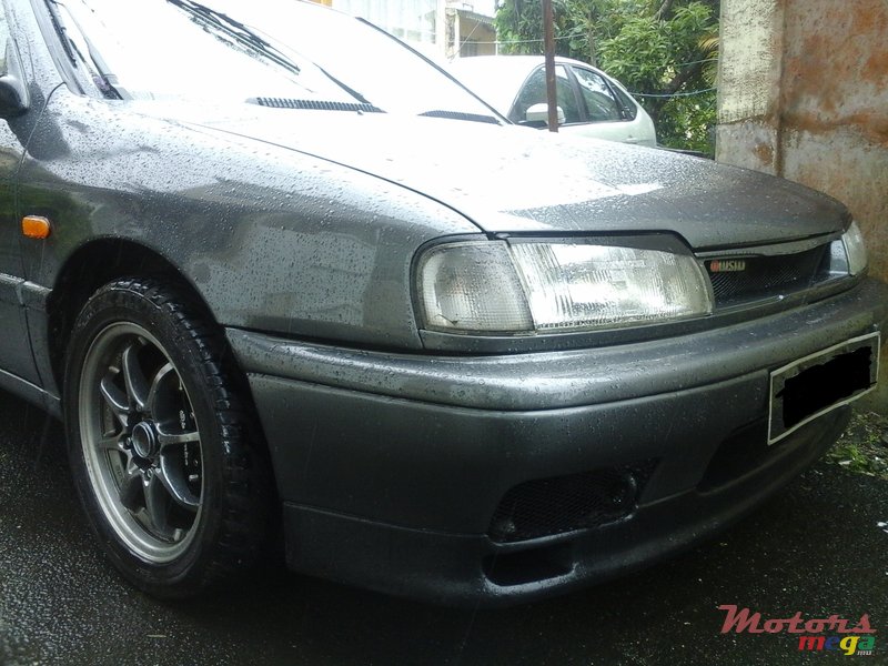 1995' Nissan Primera photo #1