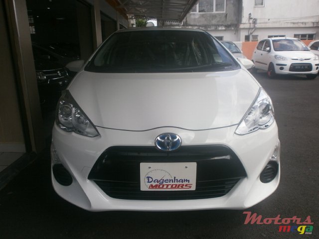 2016' Toyota Aqua photo #1