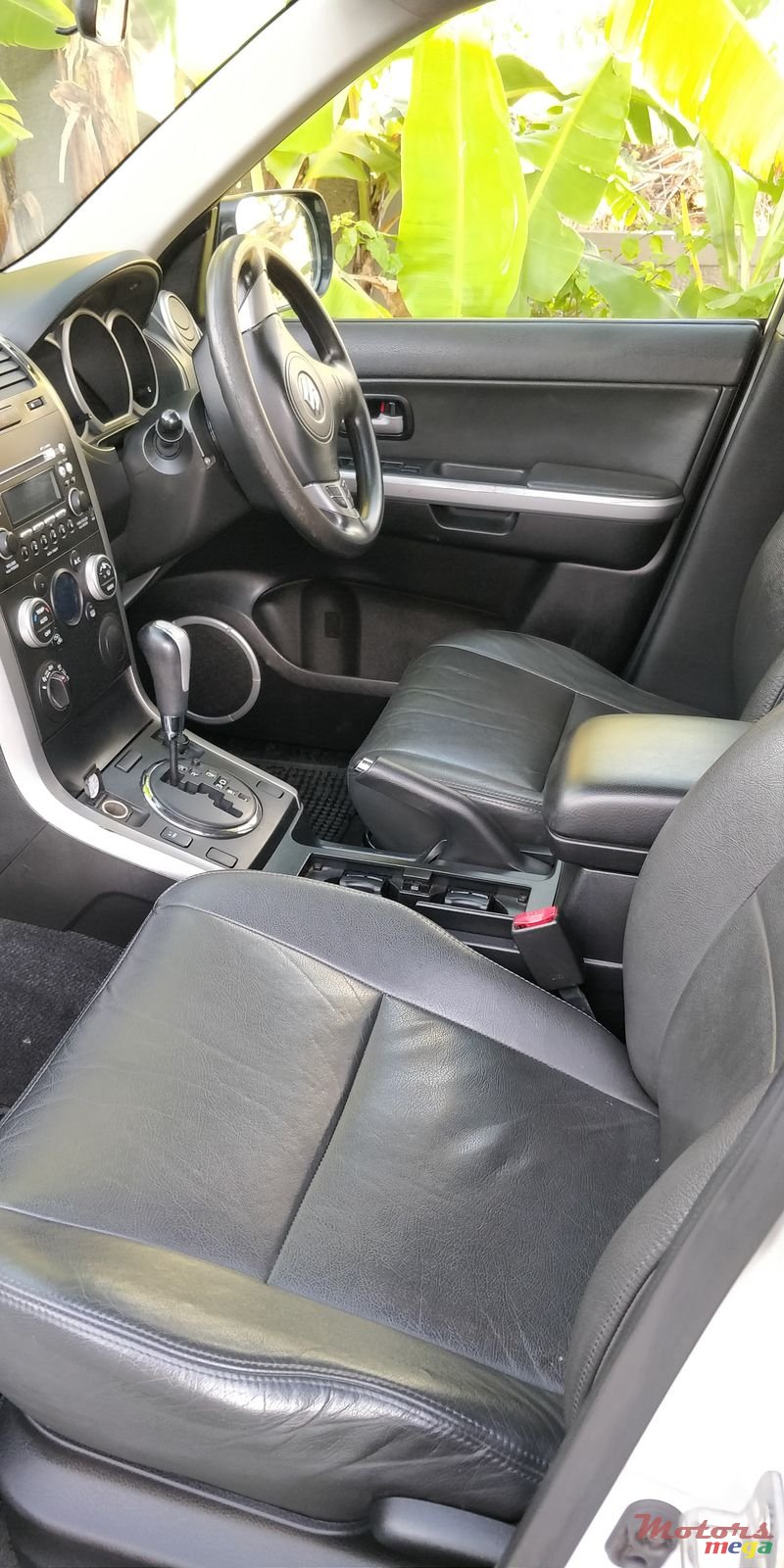 2009' Suzuki Grand Vitara photo #5