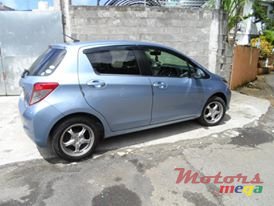 2011' Toyota Vitz photo #1