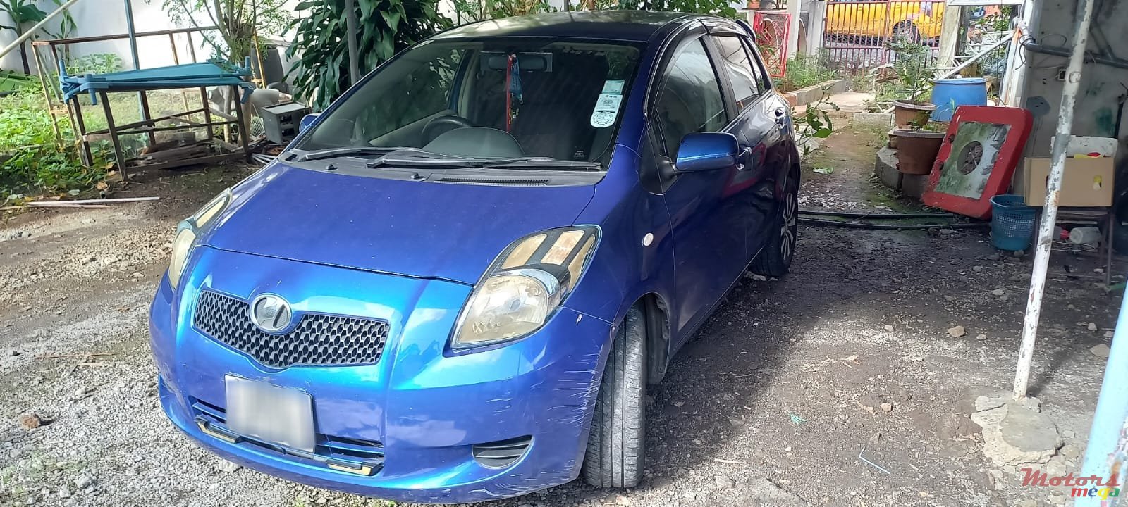 2006' Toyota Vitz photo #1