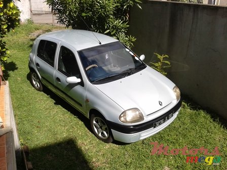 2000' Renault Clio photo #1