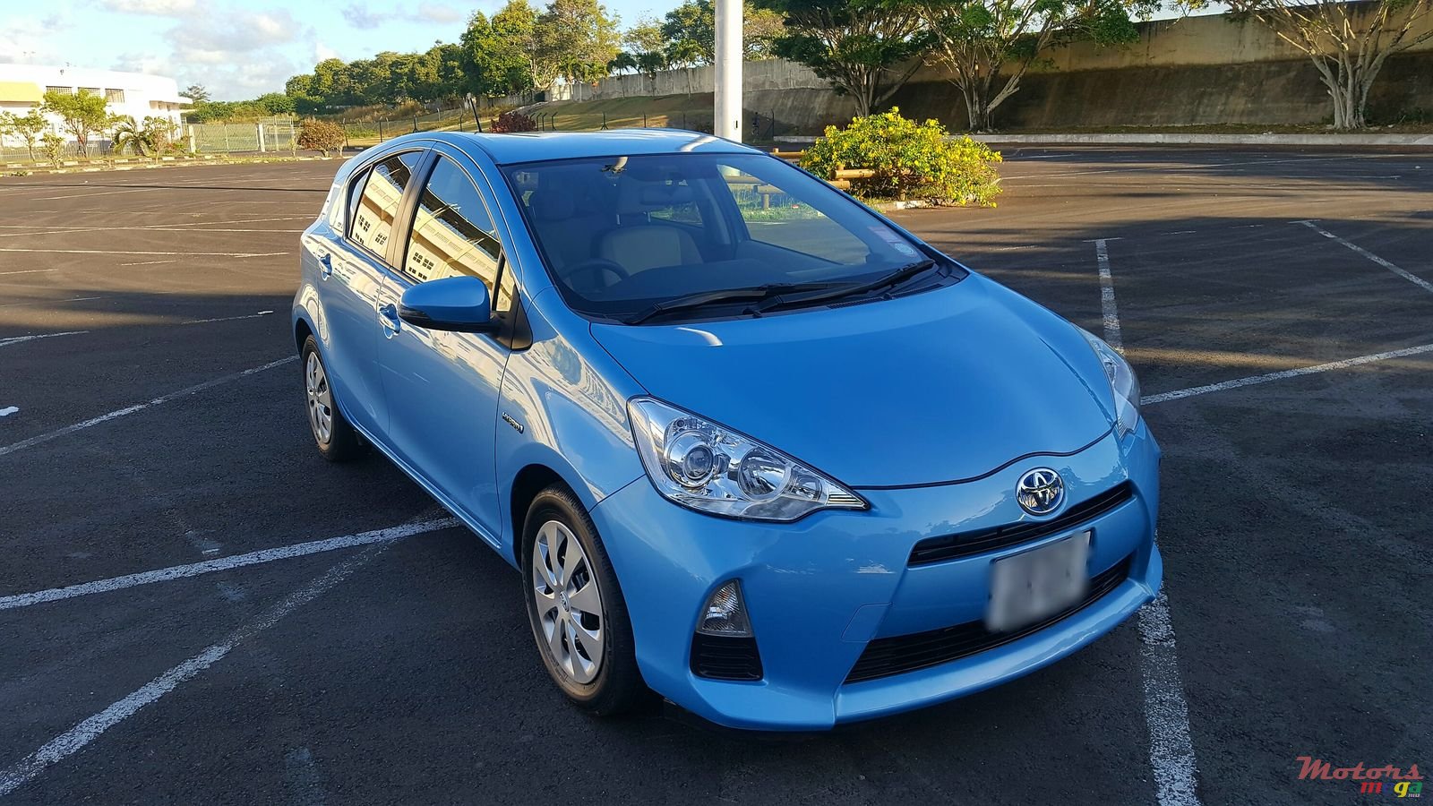 2012' Toyota photo #2