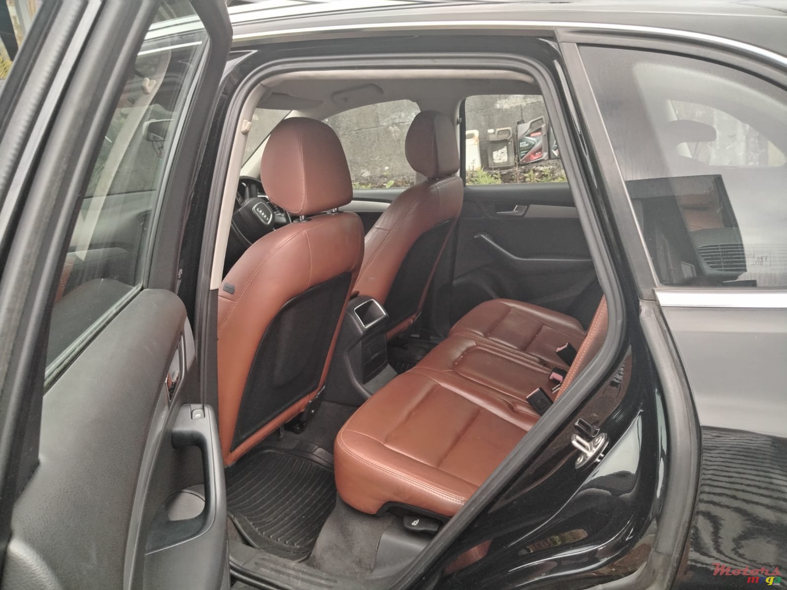 2010' Audi Q5 photo #5