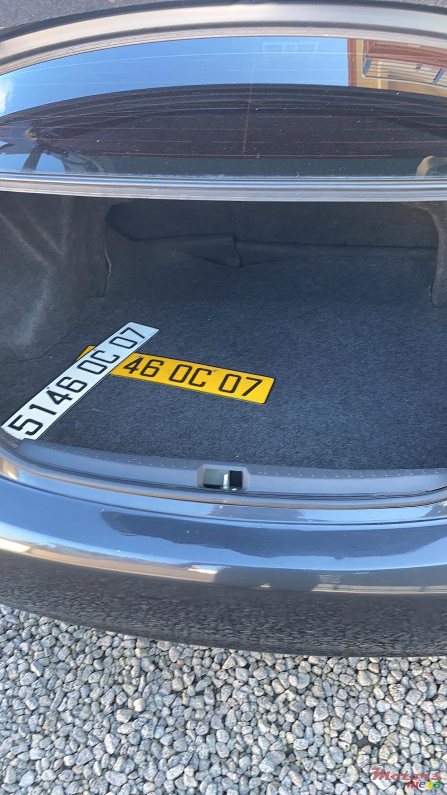 2007' Toyota Yaris Sedan photo #2