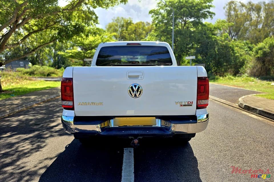 2018' Volkswagen Amarok photo #3
