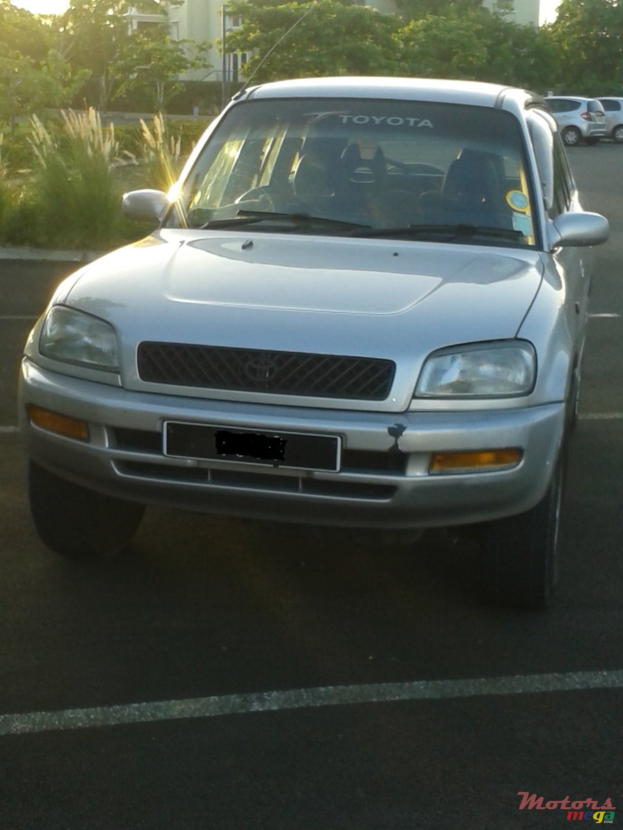 1996' Toyota RAV4 photo #2
