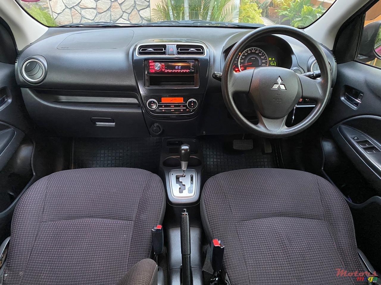 2013' Mitsubishi Mirage photo #4