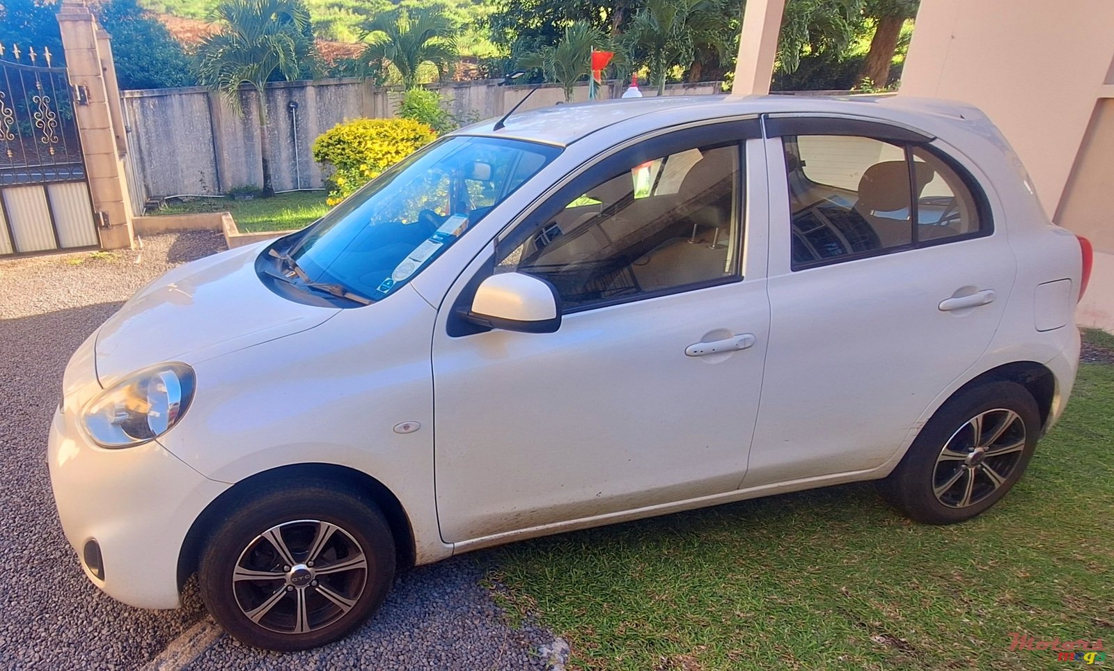 2016' Nissan March photo #6