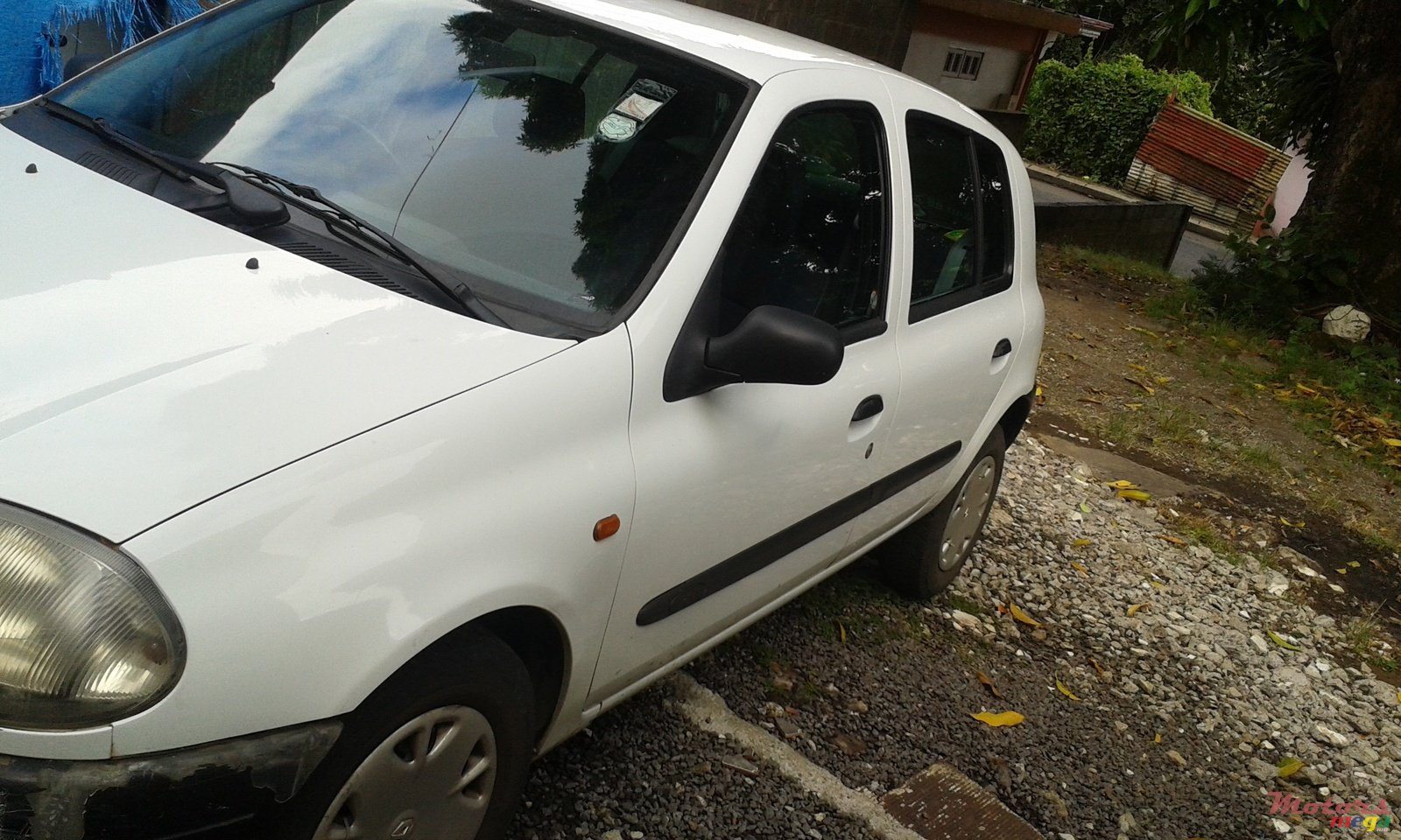 2000' Renault Clio photo #2