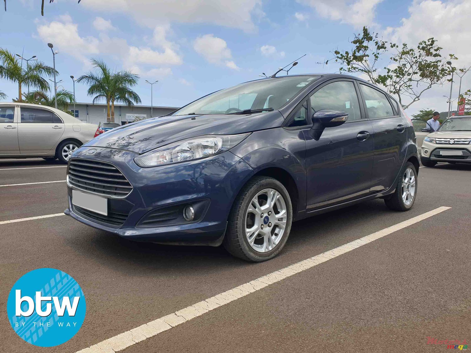 2013' Ford Fiesta photo #3