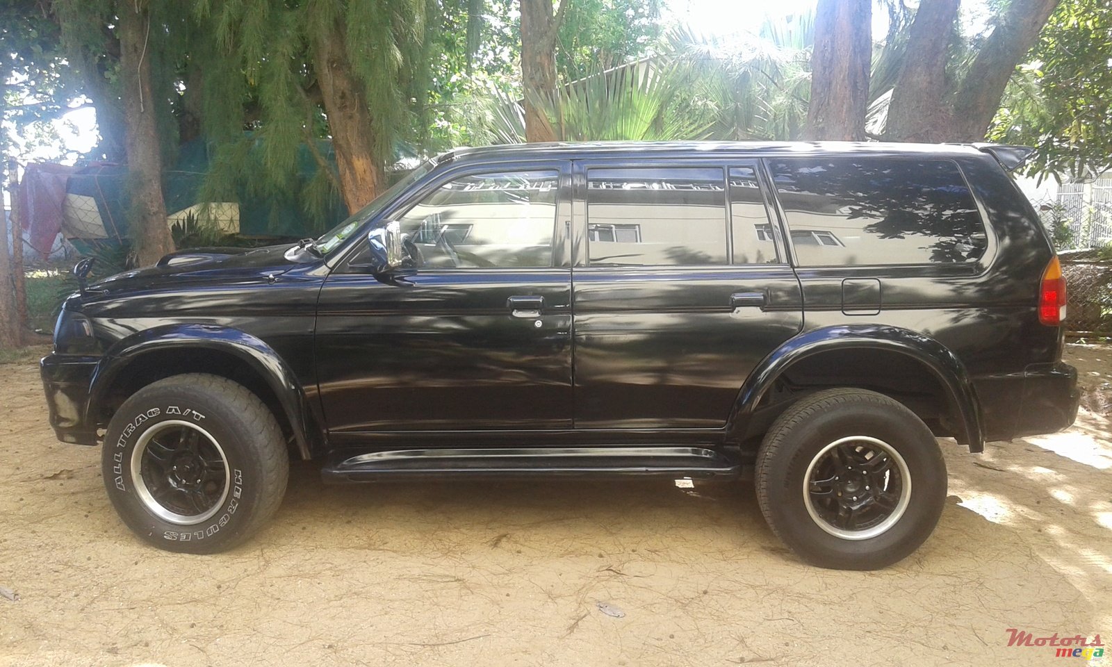 1997' Mitsubishi Challenger photo #1