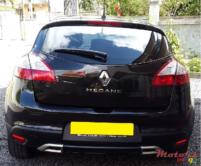 2011' Renault Megane photo #2