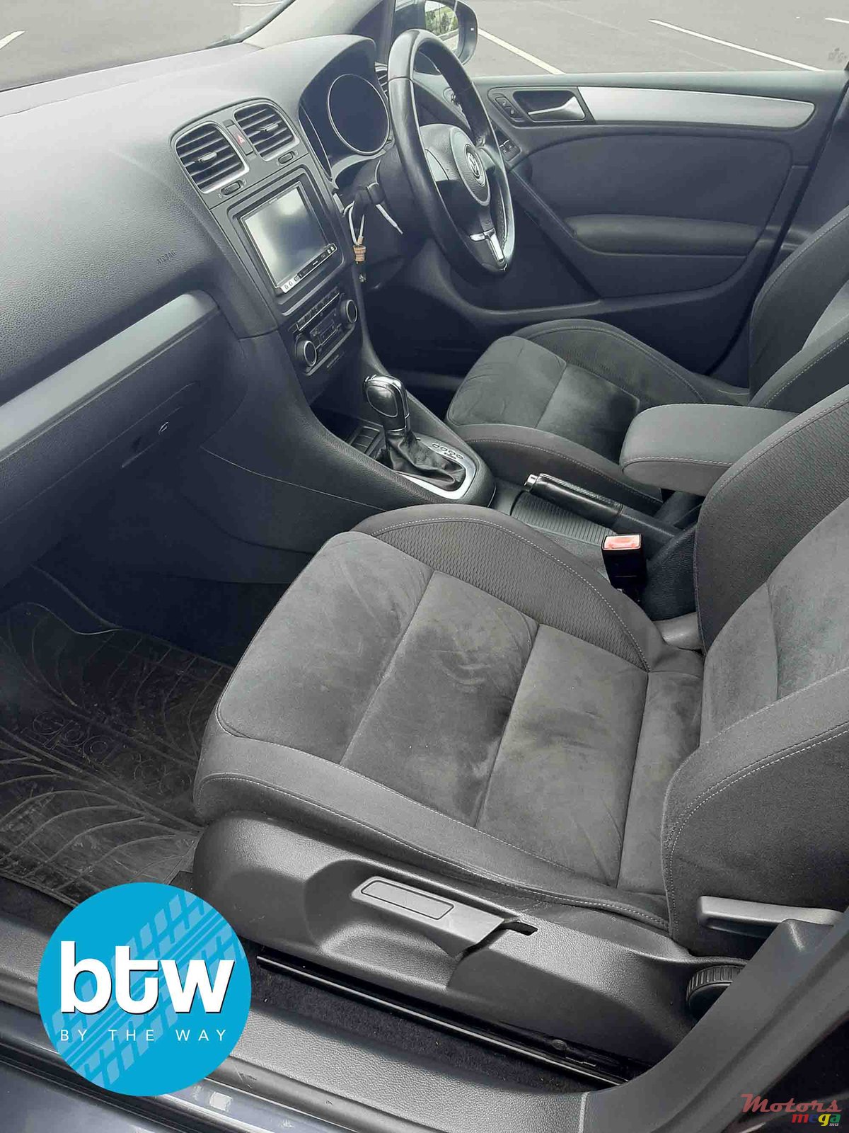 2011' Volkswagen Golf VI photo #5