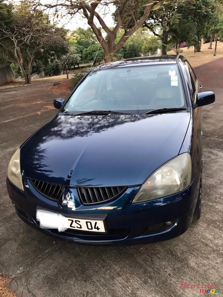 2004' Mitsubishi Lancer photo #4