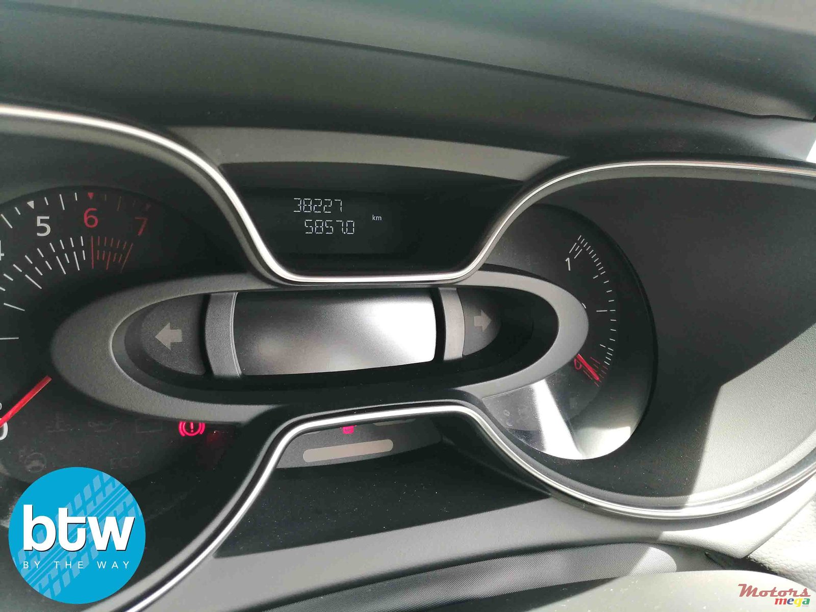 2017' Renault Captur 1.2 Turbo Automatic photo #7