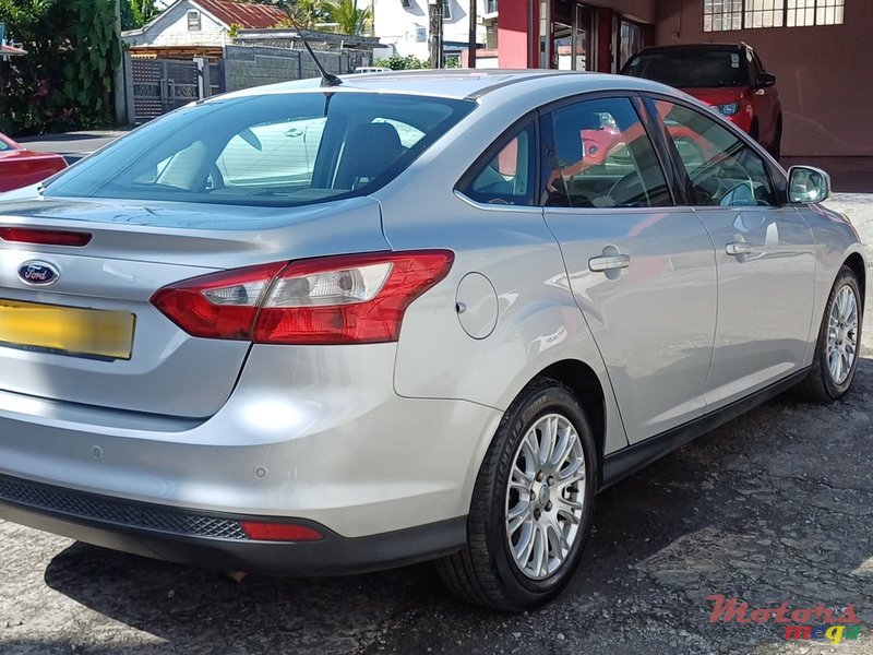 2014' Ford Focus photo #3