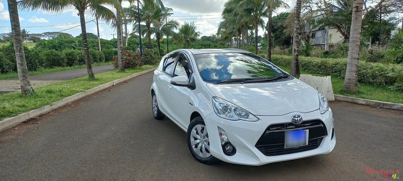 2016' Toyota Aqua photo #6