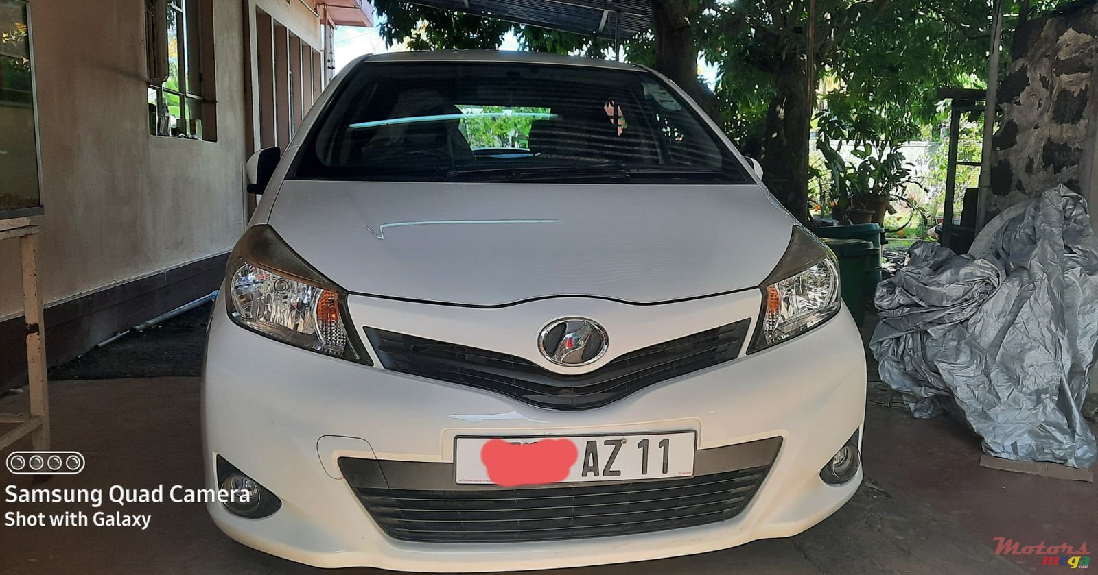 2011' Toyota Vitz 1328cc photo #1