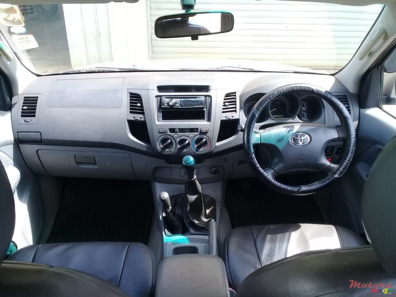 2008' Toyota Hilux photo #2