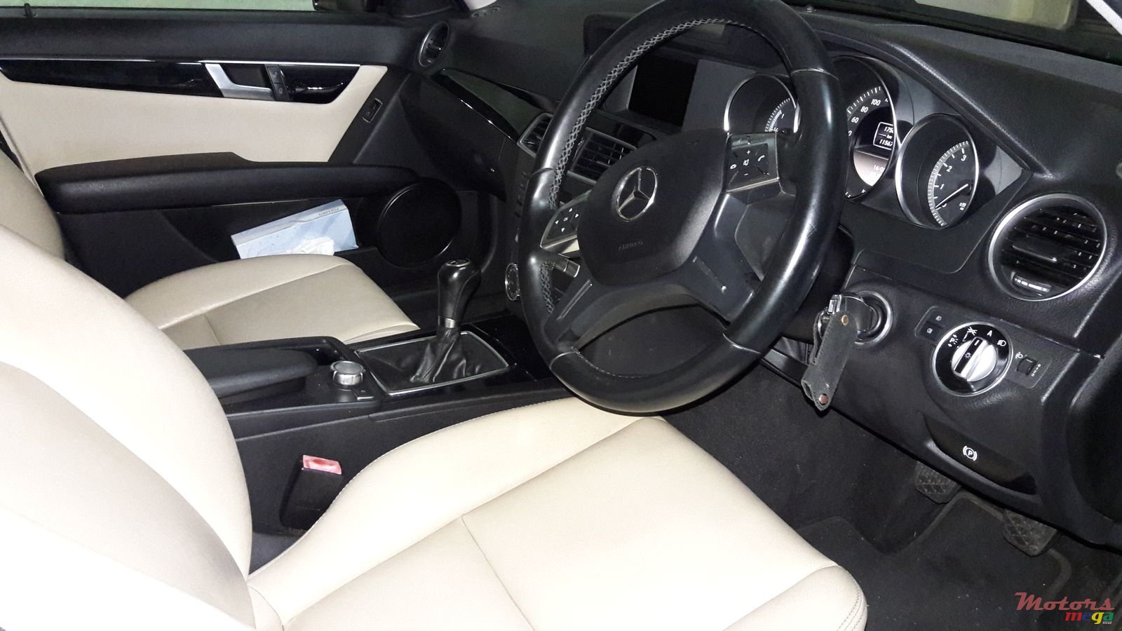 2011' Mercedes-Benz CL 180 photo #7